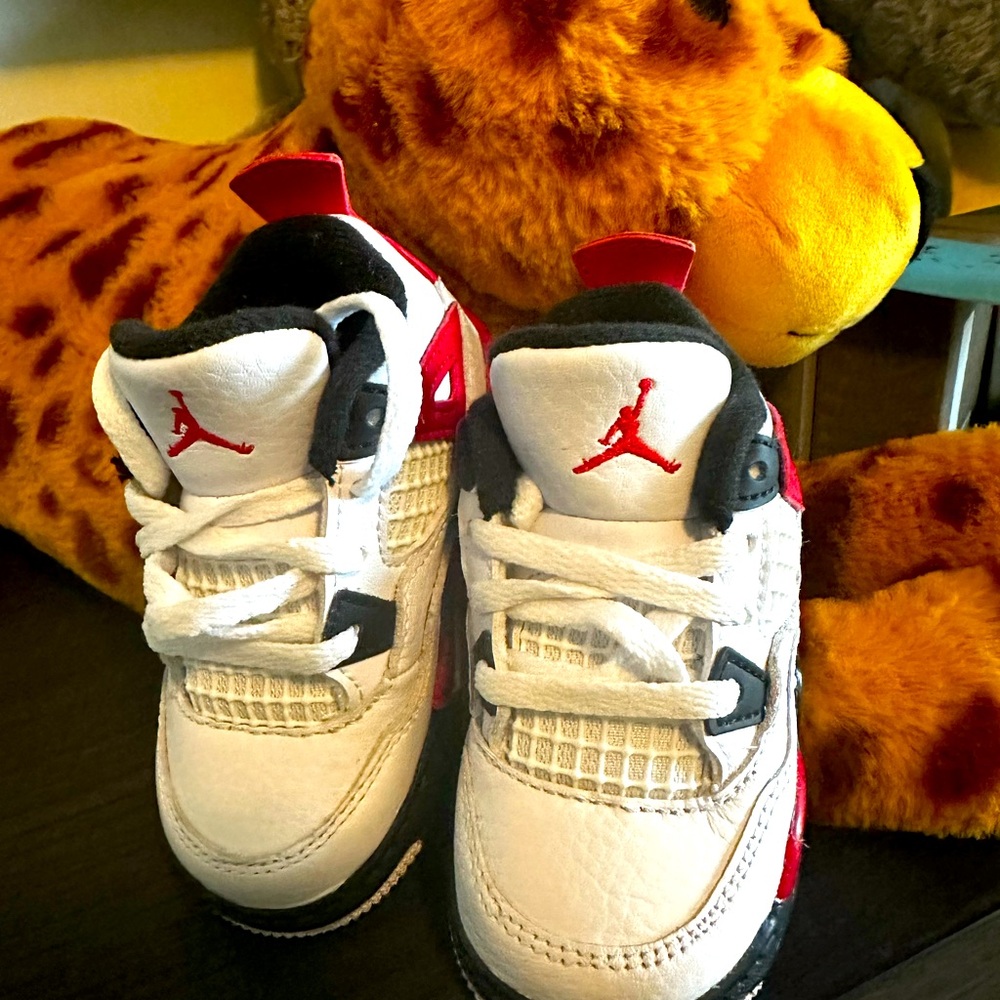 Jordan 4s